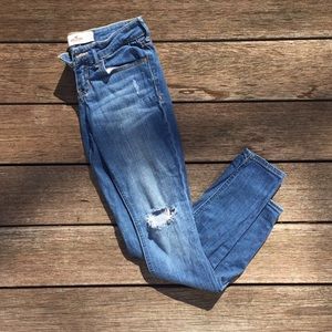Distressed Hollister Super Skinny Jeans sz 0 short